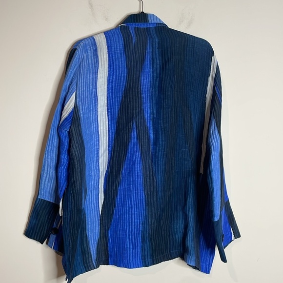 SOLD Kay Chapman | Women’s Colorful Silk & Linen Blend Button Down Shirt - Picture 5 of 7